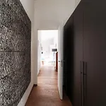 Unique Gandria Attic By Quokka 360 - Elegant View Апартаменты *