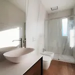 Unique Gandria Attic By Quokka 360 - Elegant View Апартаменты *