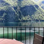 Unique Gandria Attic By Quokka 360 - Elegant View Апартаменты