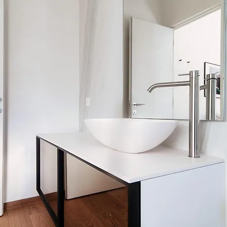 Apartment Unique Gandria Attic By Quokka 360 - Elegant View *