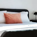 Lägenhet Unique Gandria Attic By Quokka 360 - Elegant View *